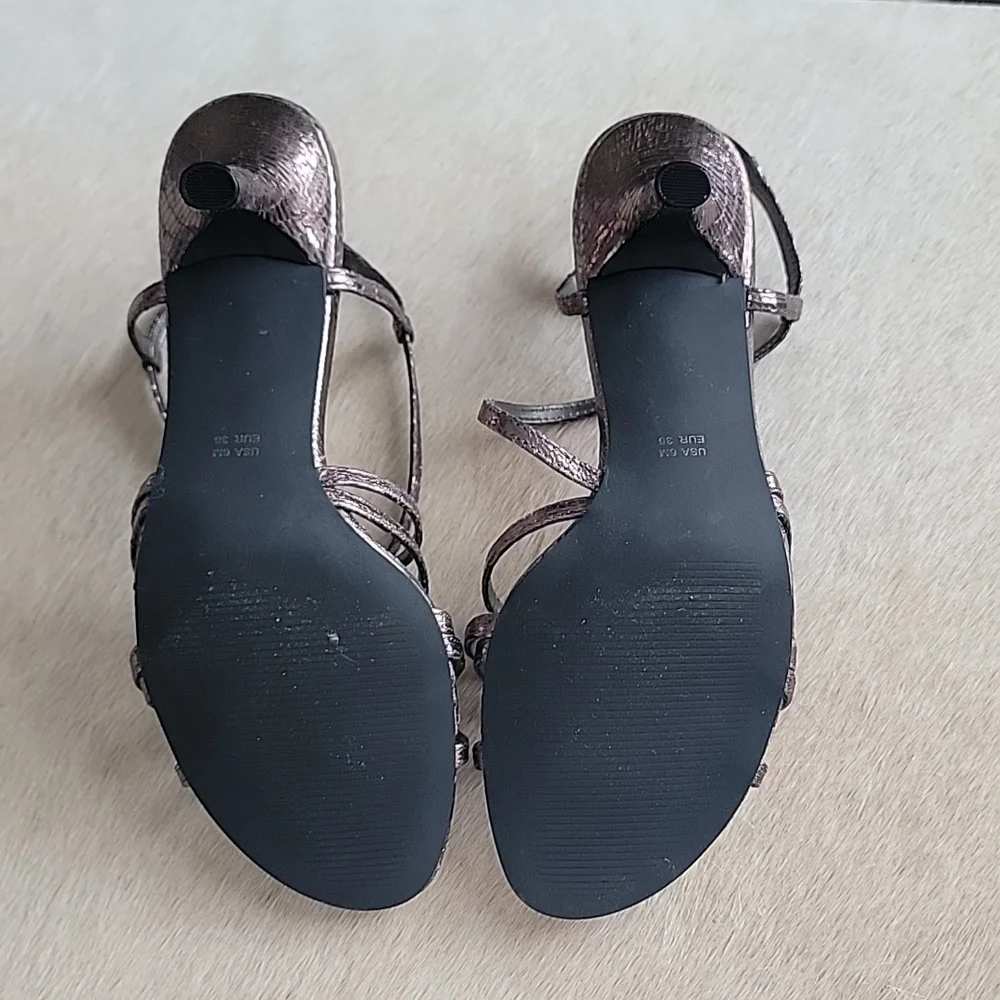 Lulu Townsend Heels Size 6M - Picture 4 of 7